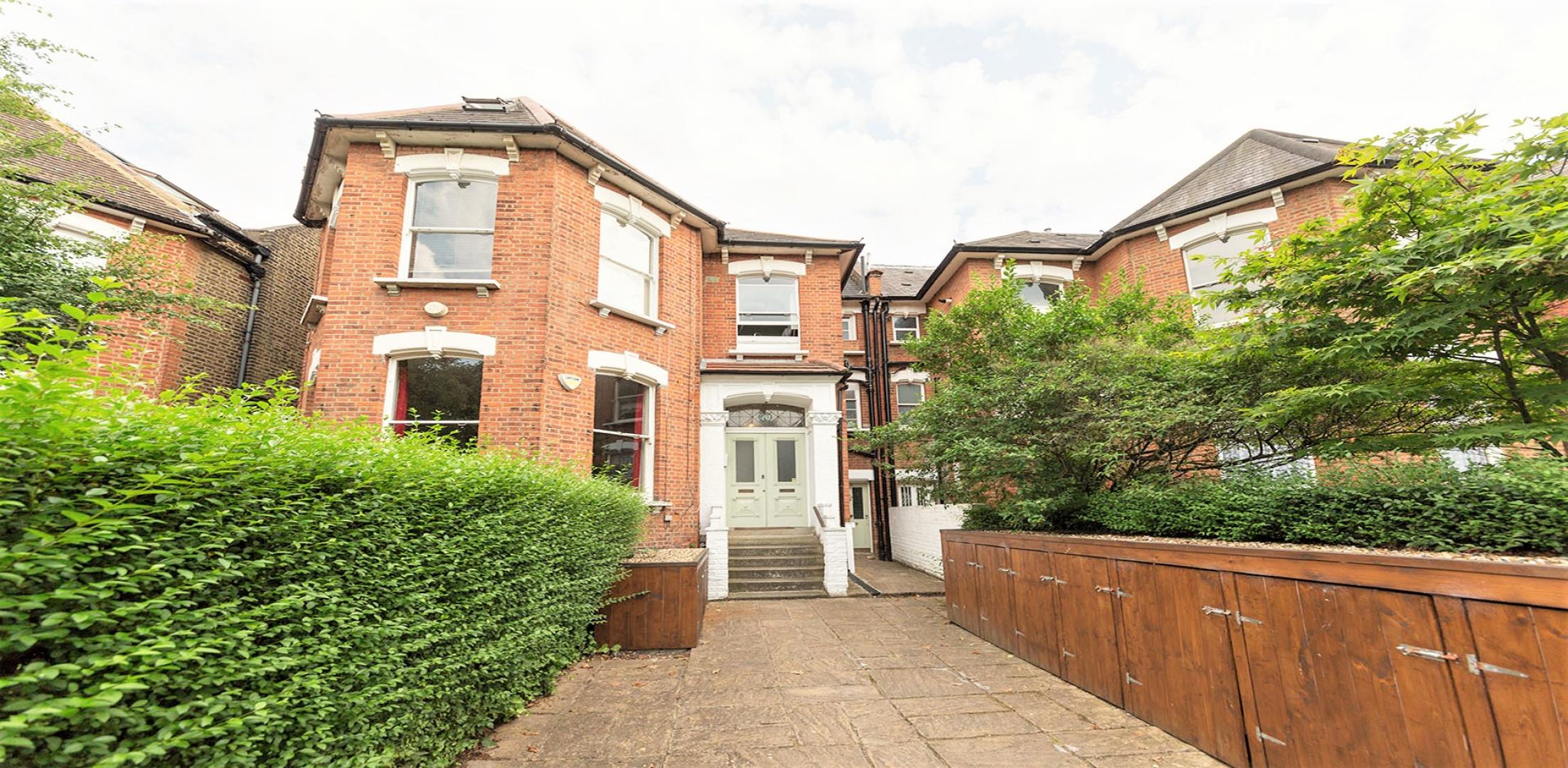 			3 Bedroom, 1 bath, 1 reception Flat			 Christchurch Avenue, KILBURN